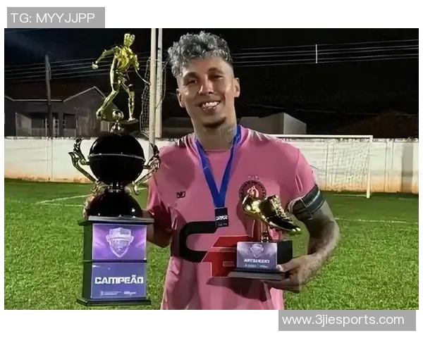 足球明星们纷纷养大胡子展现个性风采引发球迷热议