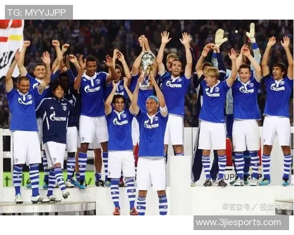 成都羽毛球队创历史新高状态排名引发关注与期待